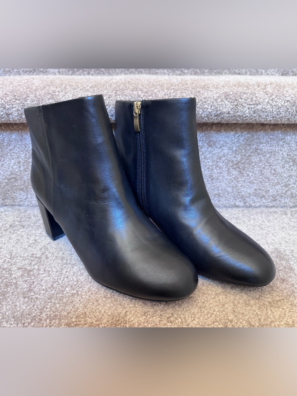 NWOT ROCKPORT Women's Black Leather Zip Ankle Bootie Sz 8.5M